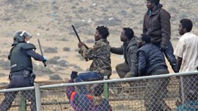 600 مهاجر يقتحمون السياج بين المغرب ومليلية