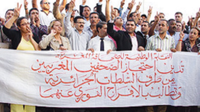 الجزائر تستدعي السفير المغربي  وتطلب توضيحات