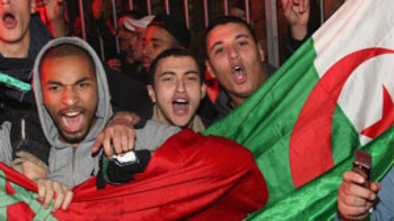 الشروق تستطلع رأي الشارع المغربي في مواجهة مارس:لسنا مصر ولا إسرائيل..نحن أشقاء ولن تفرقنا الكرة