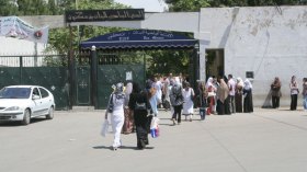 صراع الأفكار يشتعل بين الطالبات المنقّبات والمتحرّرات في عيد المرأة