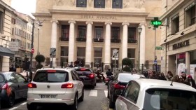 رعب.. صدمة وذهول وسط الجزائريين بفرنسا