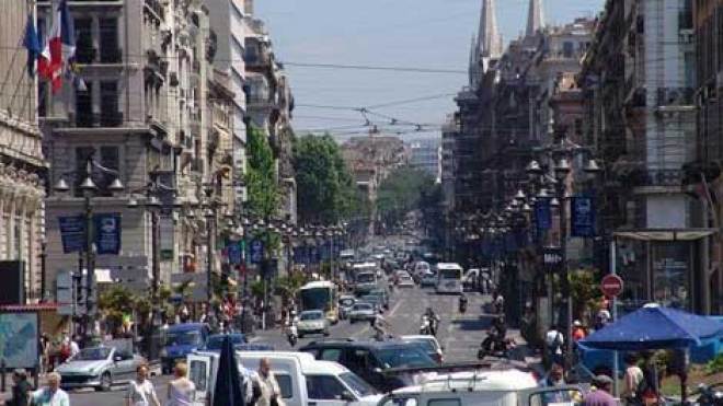 الطبيب الجزائري المتوفى بمرسيليا مات منتحرا ودفن بدون صلاة ولا تغسيل