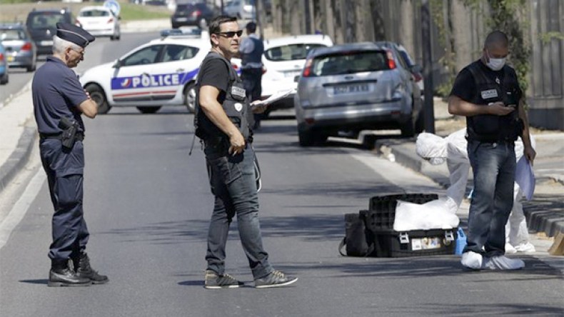 “لغز” مقتل 10 جزائريين بفرنسا يدخل البرلمان