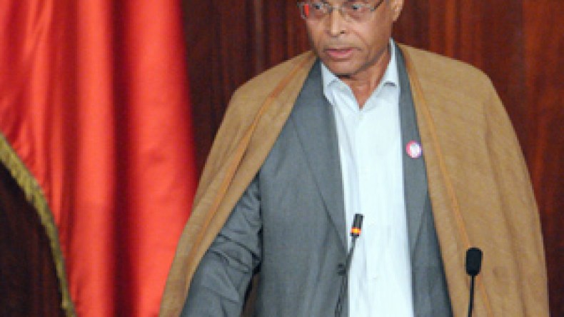 المرزوقي: ‬ أتعهد‭ ‬بالاحتفاظ‭ ‬بالهوية‭ ‬العربية‭ ‬الإسلامية‭ ‬وحرية‭ ‬المحجبات‭ ‬والسافرات