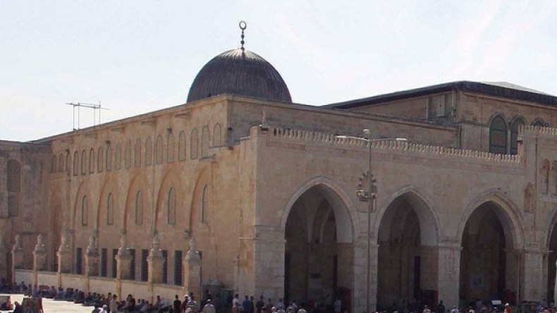 الشرطة الإسرائيلية تغلق المسجد الأقصى