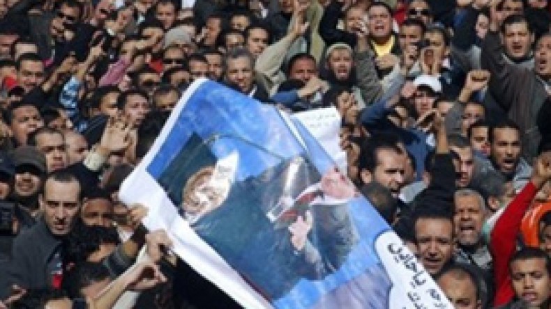 ‮”‬لجنة‭ ‬الحكماء‮”‬‭ ‬تدخل‭ ‬على‭ ‬خط‭ ‬التفاوض‭ ‬لتحقيق‭ ‬مطالب‭ ‬المتظاهرين