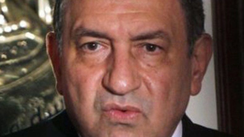 دخول‭ ‬رئيس‭ ‬وزراء‭ ‬مصر‭ ‬للمستشفى‭ ‬مصابا‭ ‬بانخفاض‭ ‬في‭ ‬ضغط‭ ‬الدم