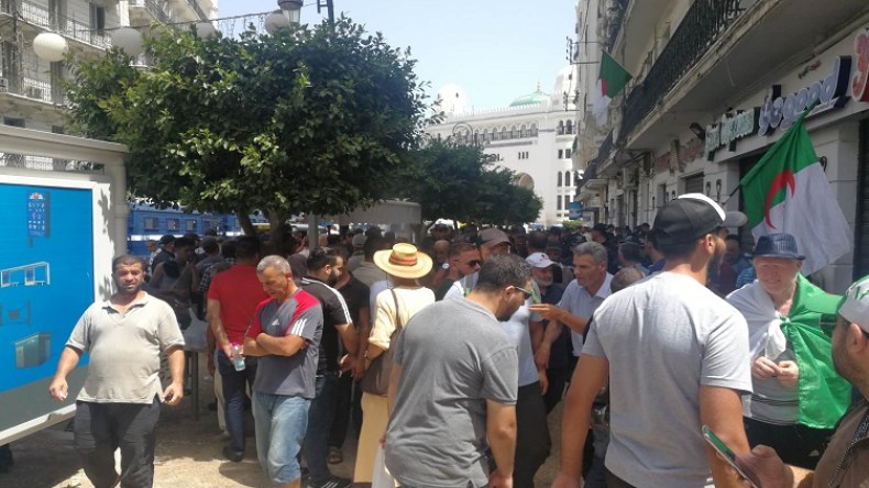 الحراك الشعبي في الجزائر يدخل شهره السابع