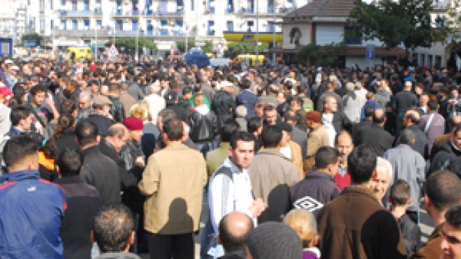 الجزائريون خاضوا ثورتهم قبل أن تولد فضائياتكم