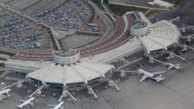 نقابة تسيير مصالح مطار الجزائر تهدد بحركة احتجاجية واسعة