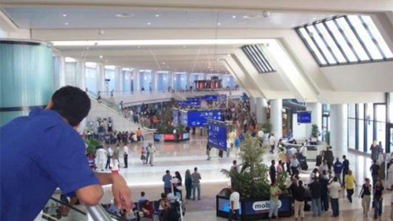 مغترب‮ ‬يحاول تهريب 5  ملايير عبر مطار هواري‮ ‬بومدين