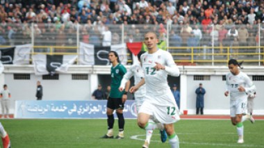 Algeria football squad register thin victory over the Libyan side