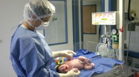 نسوة مداشر دوار الماء يطالبن بقابلة وطبيبة توليد