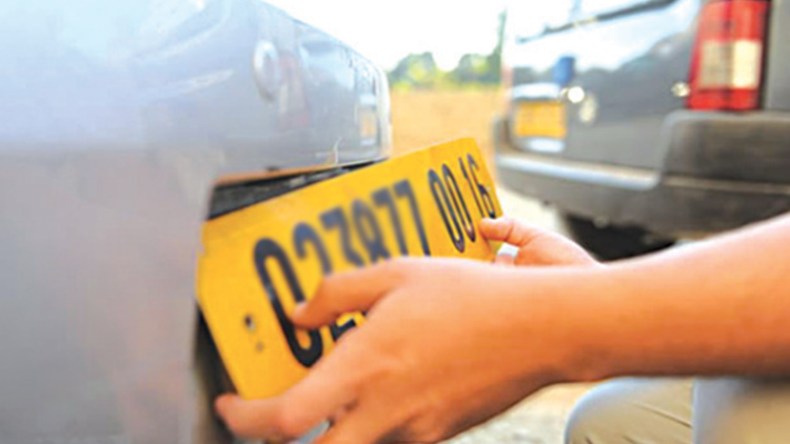 لوحات ترقيم السيارات بأسماء الولايات وبالعربية بداية من فيفري