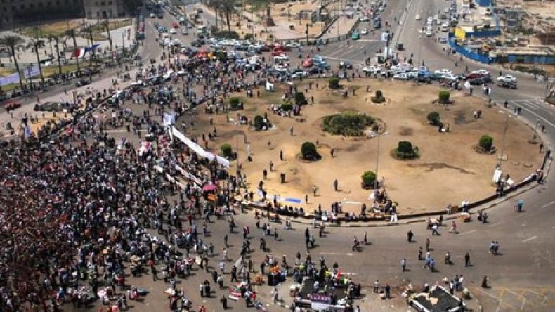 “الشرعية خط أحمر”.. و”جمعة الإنذار الأخير” يزجان بالشارع في الصراع