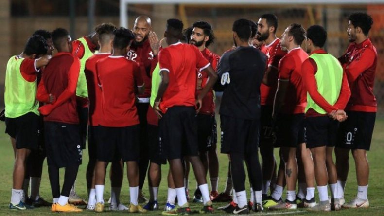 أراد نزع شارة القائد من مبولحي فَطُرد!