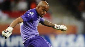 خاليلوزيتش يطلب ضم مبولحي إلى طرابزون سبور