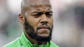 مبولحي يواصل التألق وينصّب نفسه ملكا على عرين “الخضر”