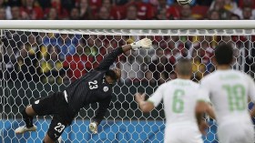 مبولحي: حارس بارع في مصاف العمالقة