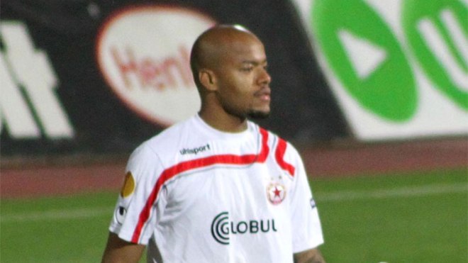 السعوديون يشيدون بمبولحي.. ويعتبرونه أهم ركائز ناديه الاتفاق