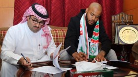 مبولحي: جددت عقدي لأنهم تعاملوا معي باحترافية