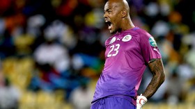 M’bolhi rompt son silence: «Je suis toujours sous contrat avec Philadelphia»