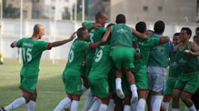 الرائد يصمد أمام المتذيل القبائل يضرب بالثلاث وانهيار البليدة والخروب