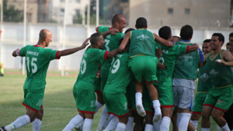 الرائد يصمد أمام المتذيل القبائل يضرب بالثلاث وانهيار البليدة والخروب