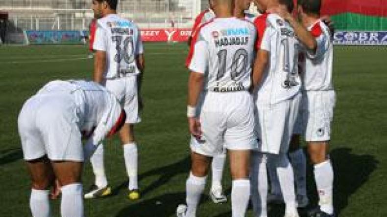 المولودية تقصف بالثقيل