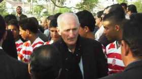 لويفيغ يطالب بمستحقاته وعودته للعميد قد تتأخر