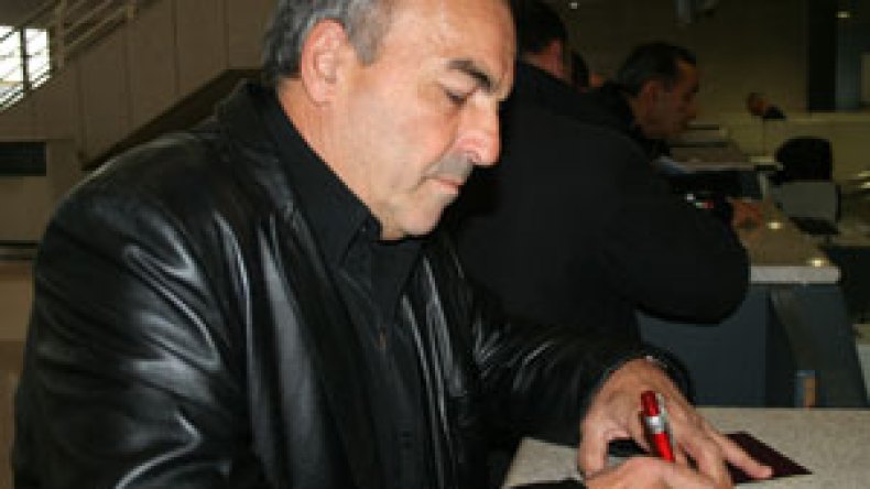 “سأفصل في مستقبلي مع العميد في 2 أفريل”