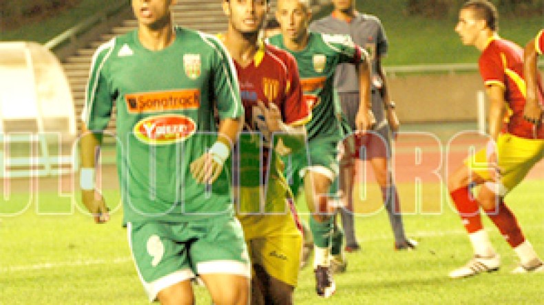 العميد ينفرد بالريادة ويحذر الحراش