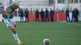 المولودية من سيء إلى أسوإ ورباعية الشلف تكشف العيوب