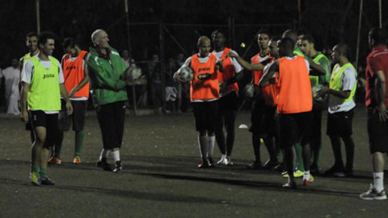 لييفيغ مستاء من ظروف تدريب العميد ويطالب بملعب لائق