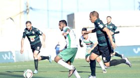 لاعب في مولودية الجزائر يطالب بمليار سنتيم شهريا لتجديد عقده