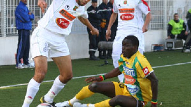 العميد يطرد النحس