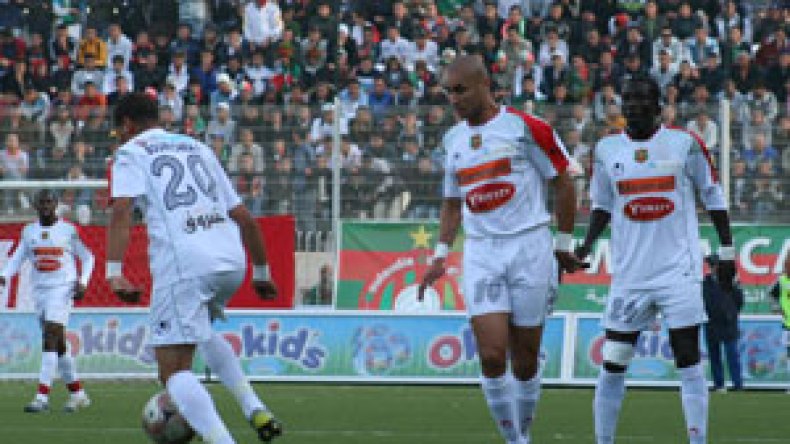 الكلاسيكو العاصمي في واجهة المباريات وقمة الجريحين بالشرق