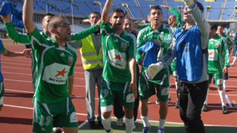 العميد ليس بعيدا عن الإحتفال .. وشباب باتنة أقرب إلى السقوط