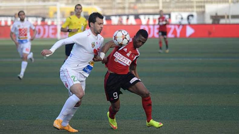 مولودية العلمة: البابية تفوز وديا.. وقارة يطلب التسريح