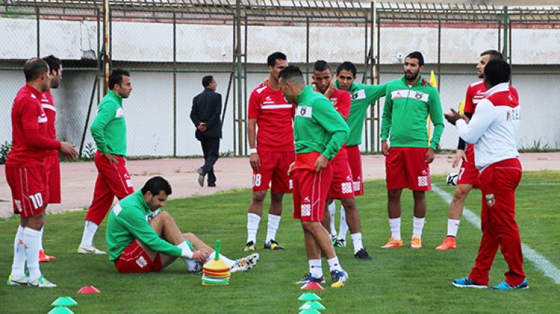 عمور يتراجع عن التوقيع وبوعراطة يفكر في تسريح مهاجم