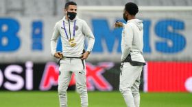 محرز يُساهم في فوز عريض لـ “الأزرق السّماوي”