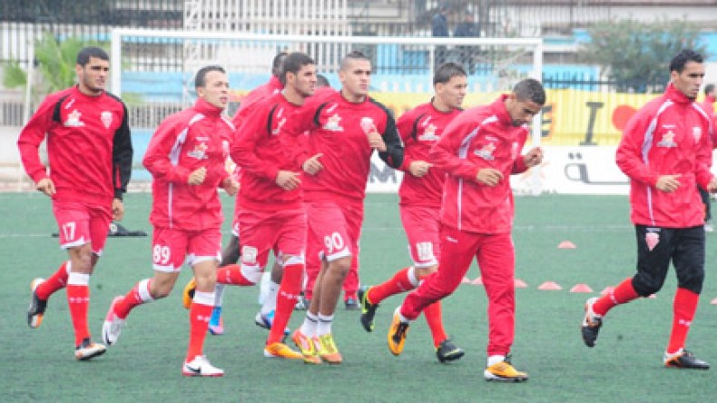 نساخ والكاميروني بينيا والحارس غالم يدخلون مفكرة الحمراوة