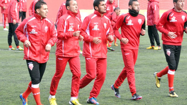 لاعبو الحمراوة يقضون رمضان بين النوم والتدريبات والسهرات الشامية