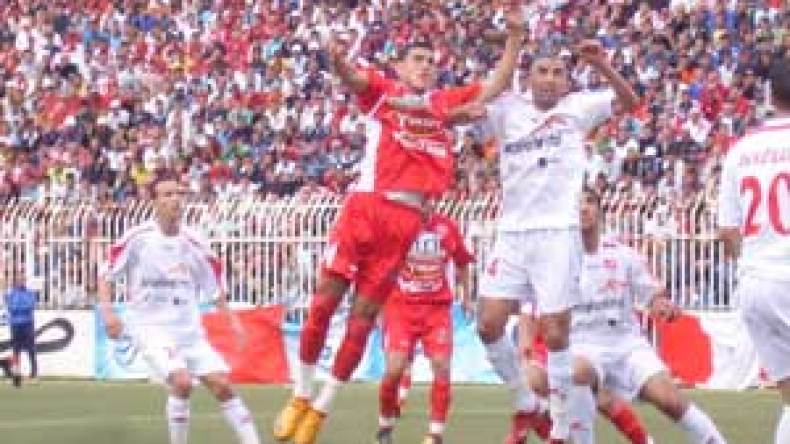 15 لاعبا يتغيبون عن تدريبات اتحاد عنابة