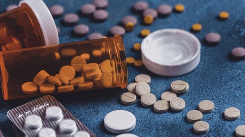 التماس الحبس لشاب عرض أدوية الإجهاض للبيع عبر موقع إلكتروني