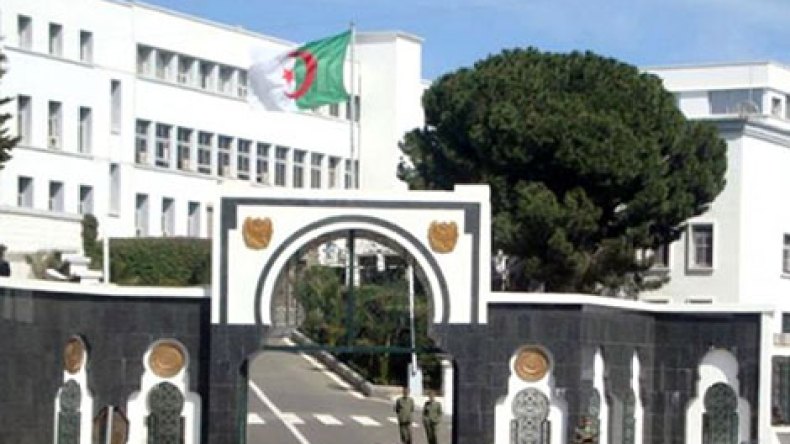 الجيش يقضي على إرهابي و يسترجاع رشاشا وذخيرة بتبسة
