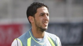 12 لاعبا مازالوا في نزاع مع فرقهم