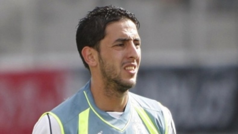 12 لاعبا مازالوا في نزاع مع فرقهم