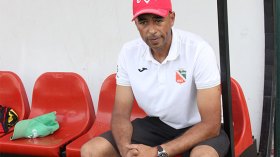“غياب المدرب بوعكاز يثير التساؤلات والإدارة تتفرج”