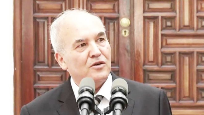 “السوسيال” يهدد الجزائر.. ومرحلة صعبة وخطيرة